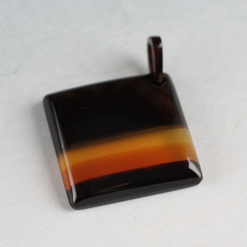 Tortoiseshell pendant top gradation