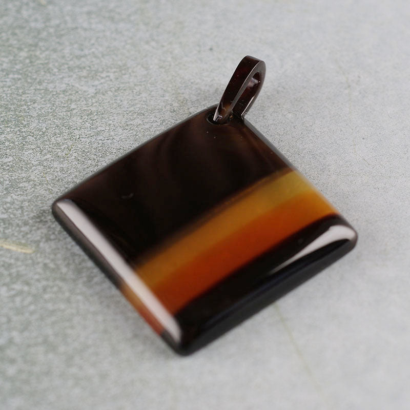 Tortoiseshell pendant top gradation