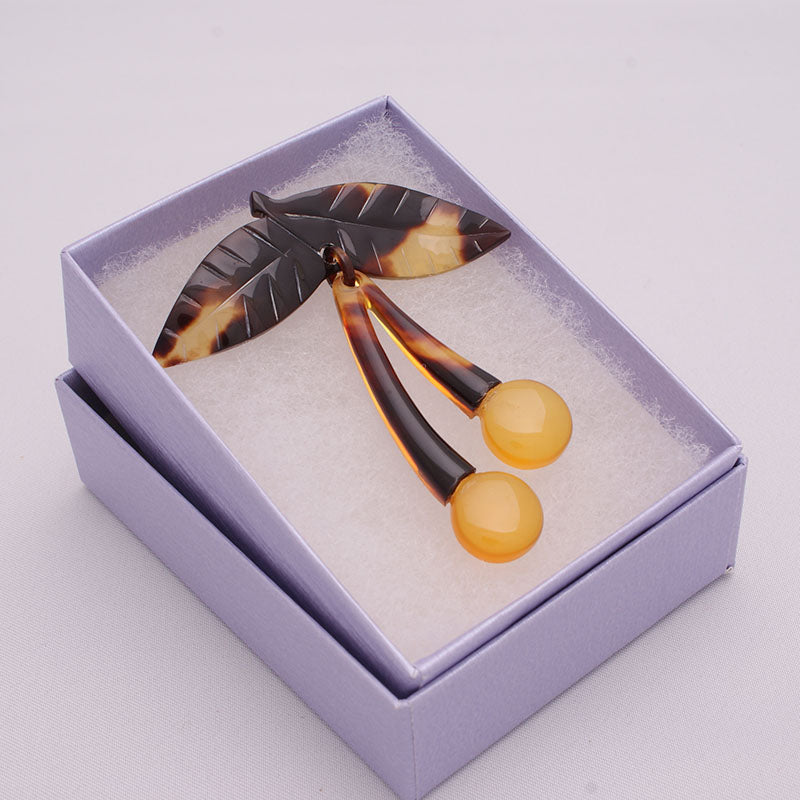 Tortoiseshell brooch (cherry)