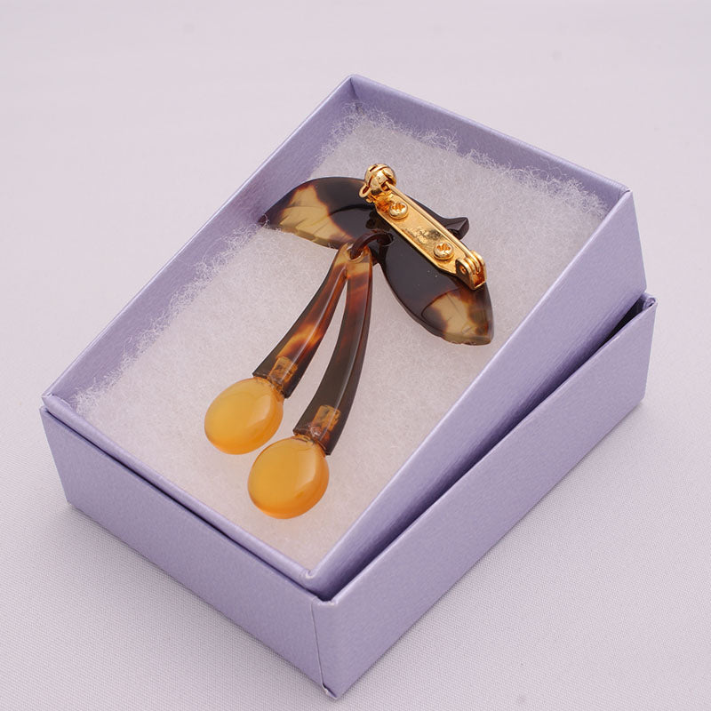Tortoiseshell brooch (cherry)