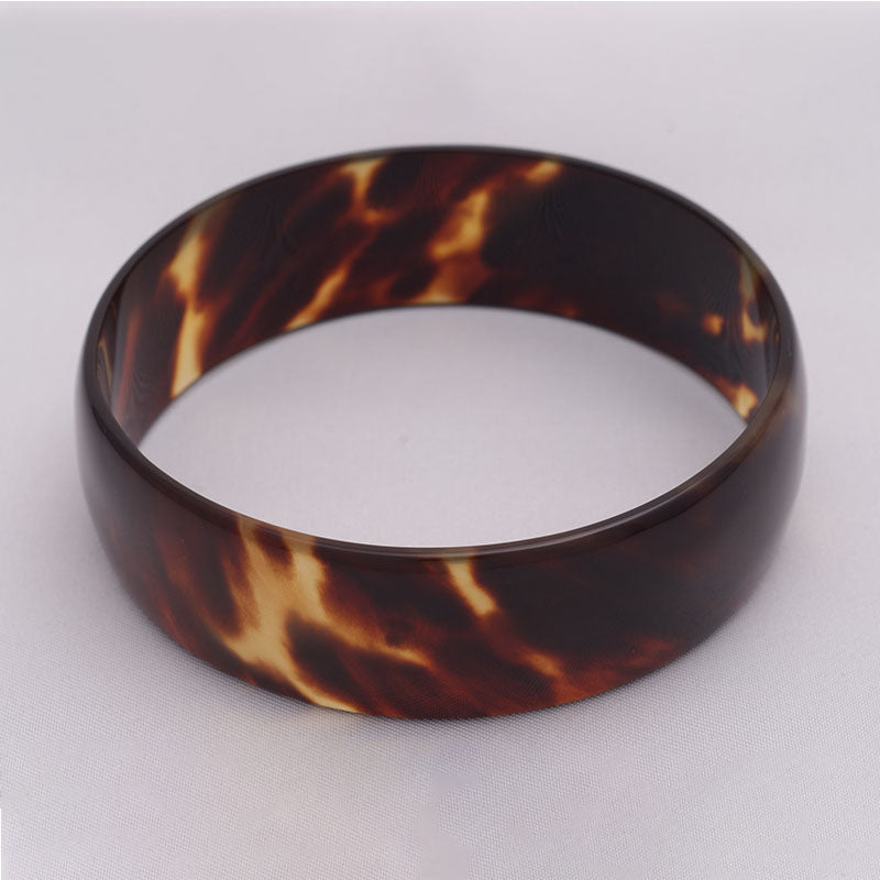 Tortoiseshell bangle (bracelet)